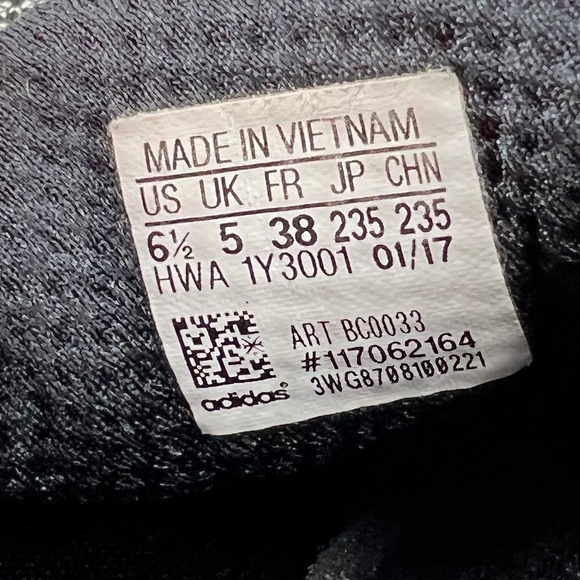 Adidas Women's Black Cloudfoam HWA Sneakers Size 6 1/2 - Picture 3 of 9